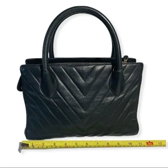 Vintage Chanel Chevron VStitch Tote - Picture 12 of 13